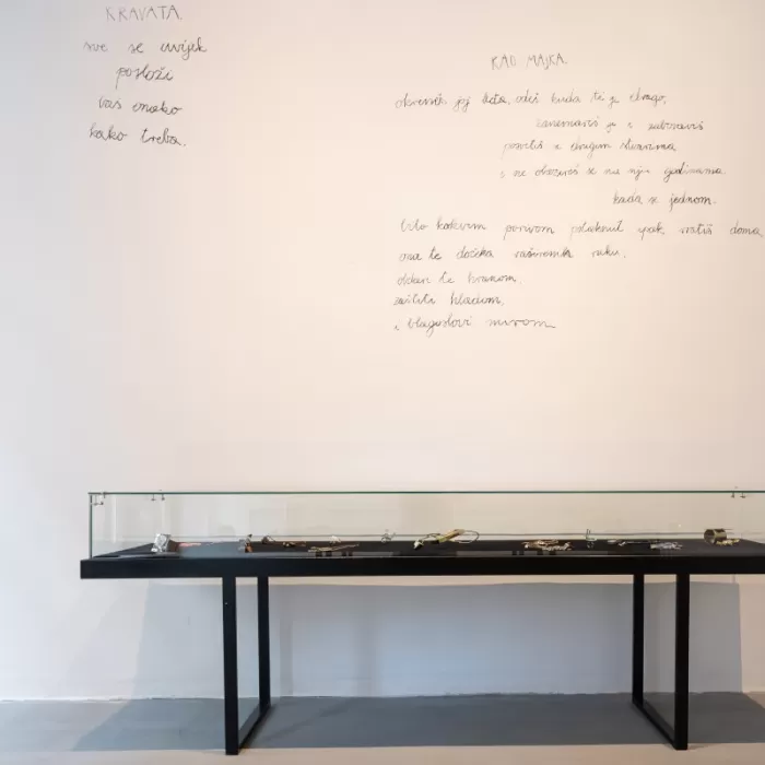 Postav izložbe Dalia Katavić: Nakit po mjeri umjetnosti u galeriji Cloverfield
