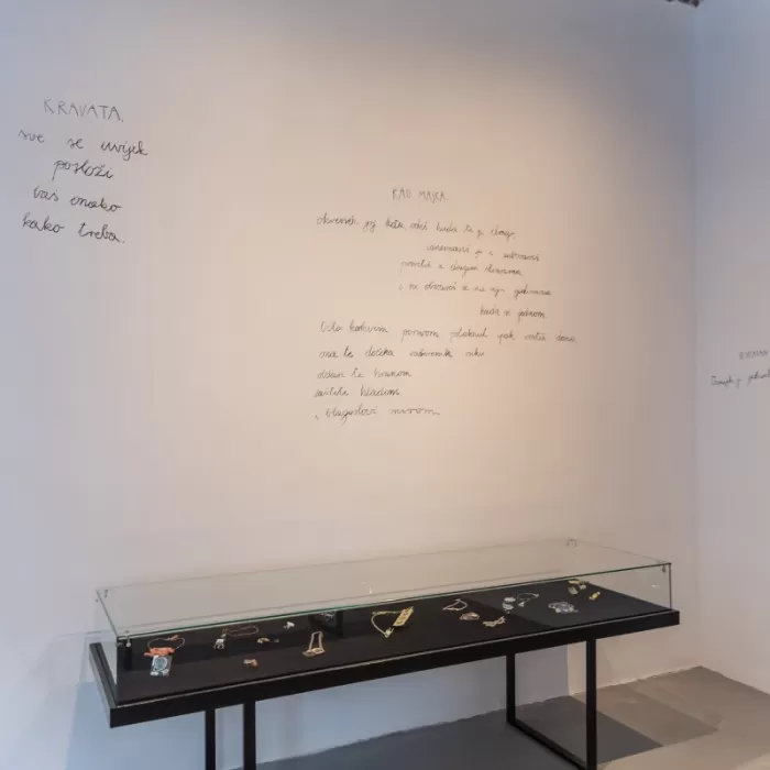 Postav izložbe Dalia Katavić: Nakit po mjeri umjetnosti u galeriji Cloverfield