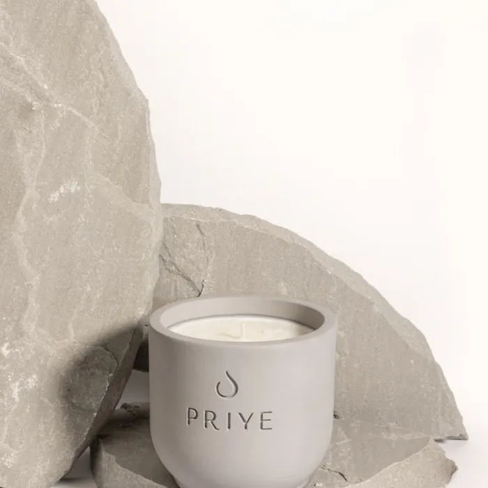 Product i lifestyle fotografija svijeća za zagrebački brend Priye